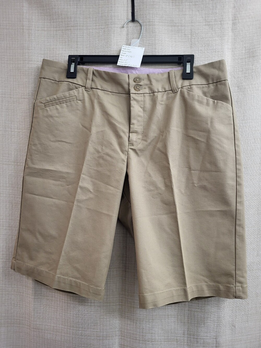 Dockers Chino Shorts Women's Khaki Bermuda Business Casual Teacher Size 14 - Picture 1 of 8